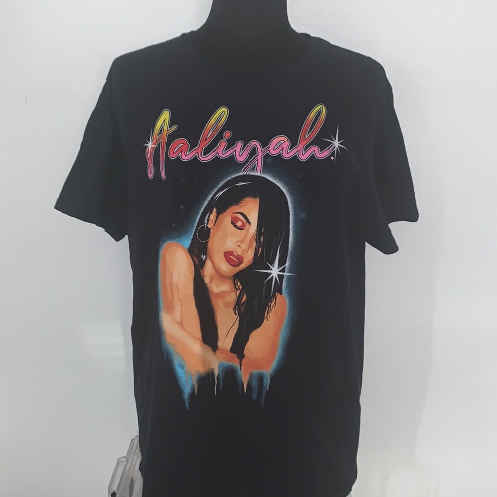 Aaliyah Graphic Tee - Picture 2 of 4